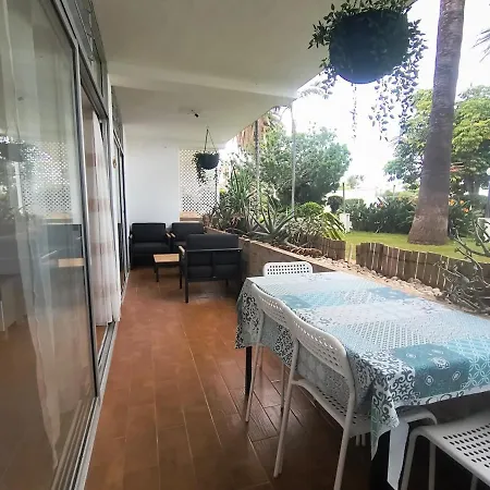 & Peaceful Garden - 1 Bed With Swimming Pool