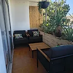 & Peaceful Garden - 1 Bed With Swimming Pool 拉克鲁斯