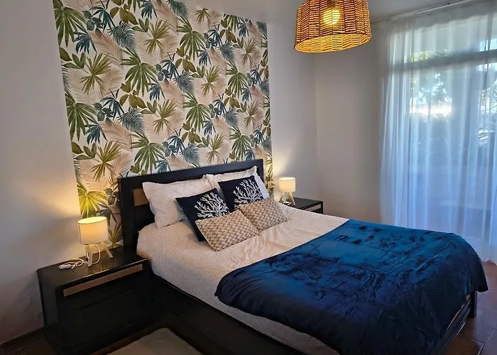 & Peaceful Garden - 1 Bed With Swimming Pool Διαμέρισμα *