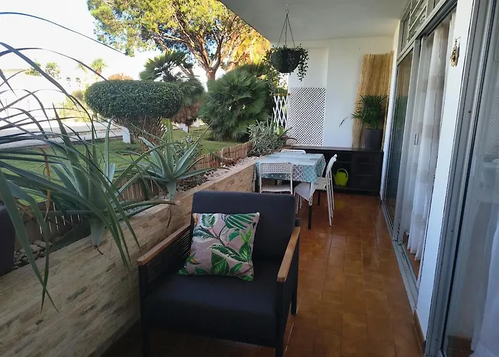 Διαμέρισμα & Peaceful Garden - 1 Bed With Swimming Pool