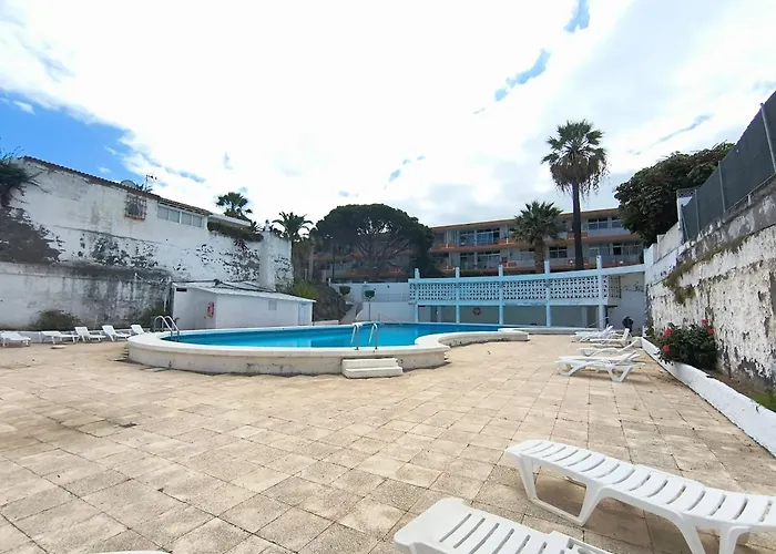 Διαμέρισμα & Peaceful Garden - 1 Bed With Swimming Pool